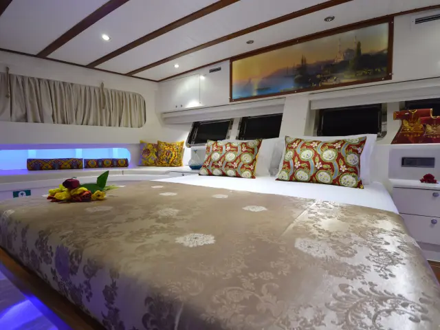Yacht Gul Sultan cabin