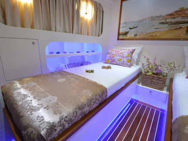 Yacht Gul Sultan cabin