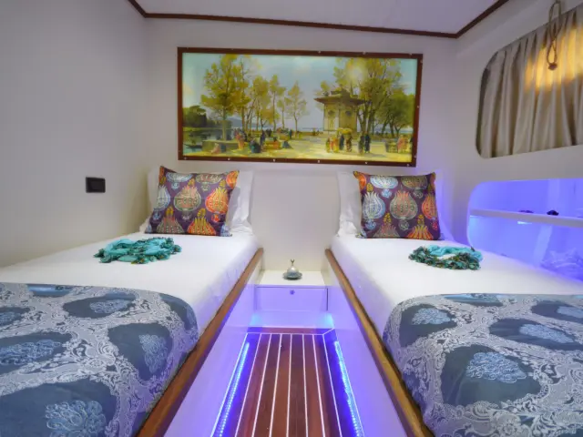 Yacht Gul Sultan cabin