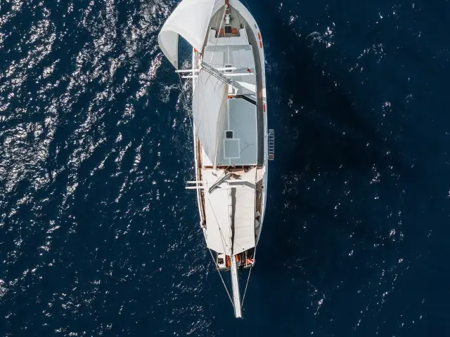 Yacht Beyaz Lale aerial view