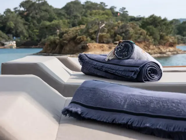 Yacht Serenad A deck