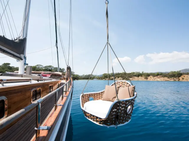 Yacht Serenad A photo