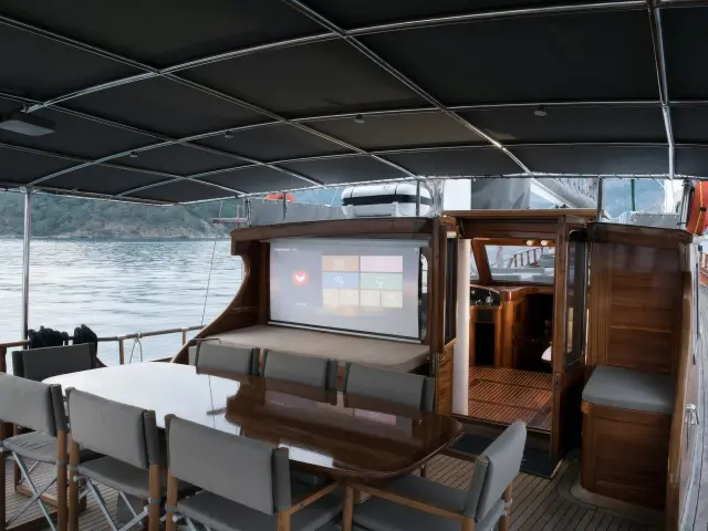 Yacht Serenad A photo