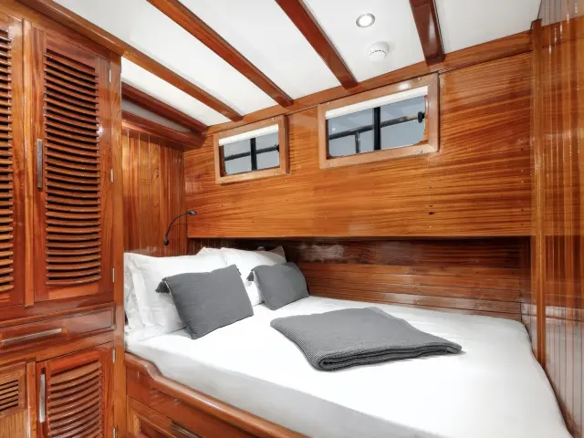 Yacht Serenad A cabin