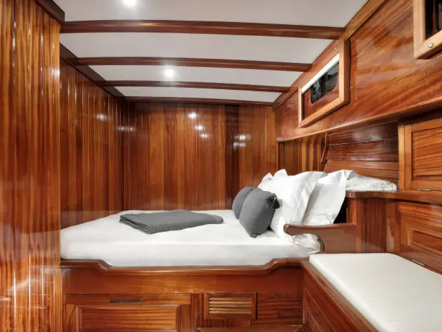 Yacht Serenad A cabin