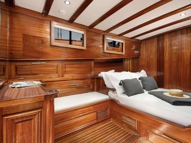 Yacht Serenad A cabin