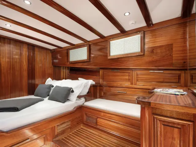 Yacht Serenad A cabin