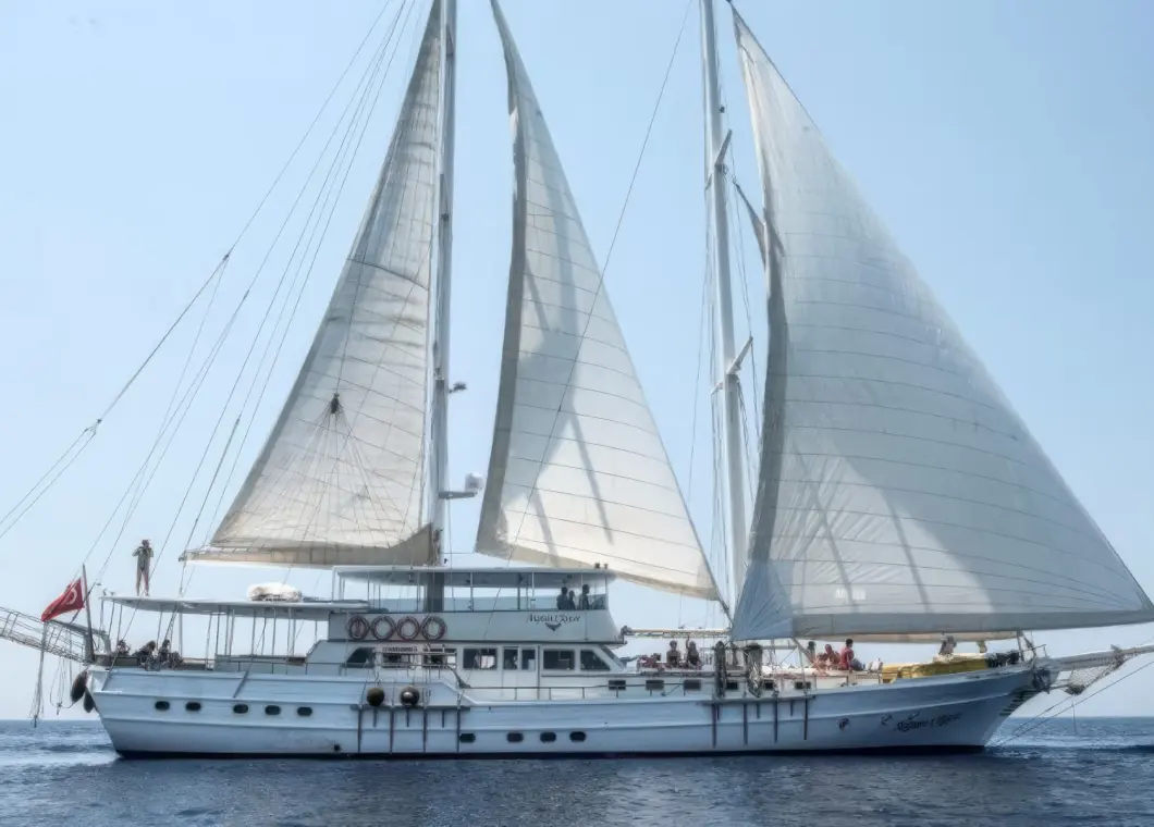 Yacht Aegean Clipper side view