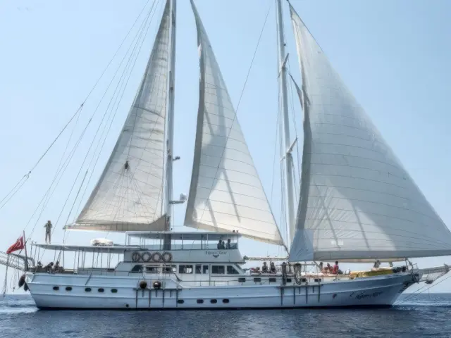 Yacht Aegean Clipper side view