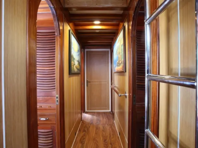 Yacht Aegean Clipper hallway