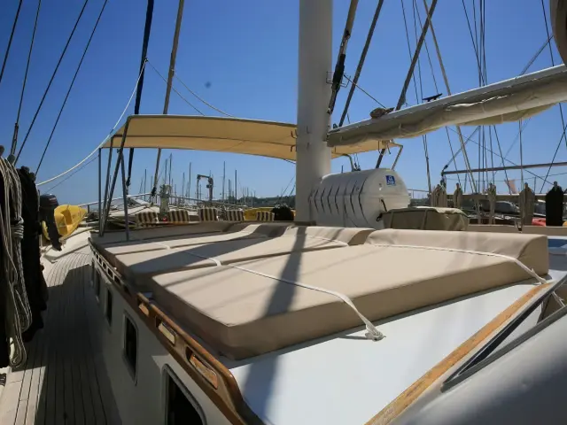 Yacht Aegean Clipper deck
