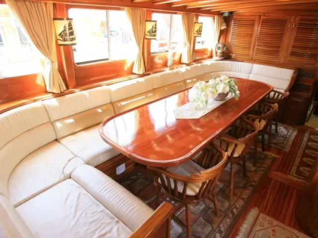 Yacht Aegean Clipper saloon