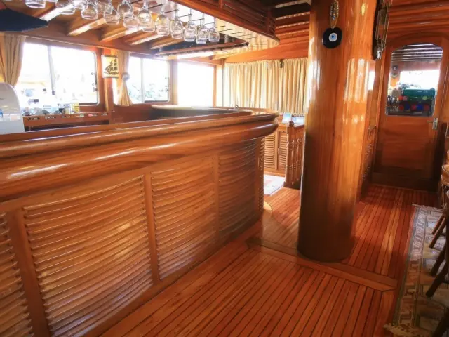 Yacht Aegean Clipper saloon