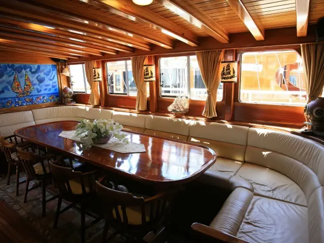 Yacht Aegean Clipper saloon