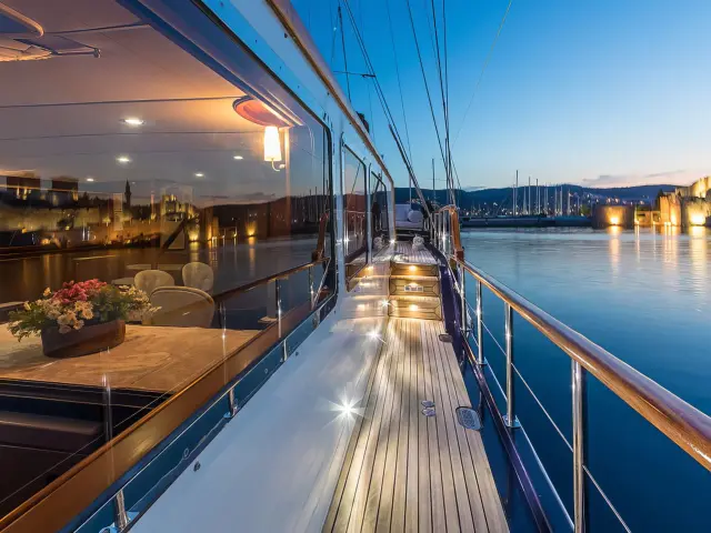 Yacht Dea Del Mare photo