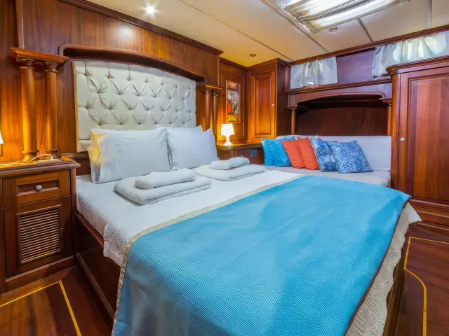 Yacht Dea Del Mare cabin