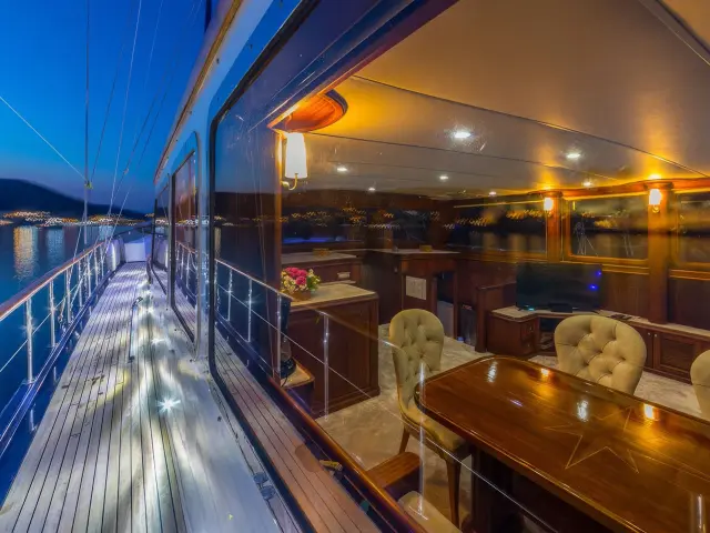 Yacht Dea Del Mare photo