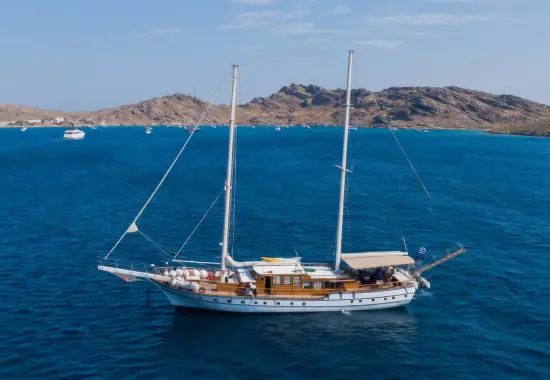 Yacht Hera aerial view