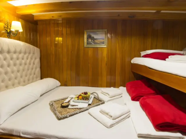 Yacht Hera cabin