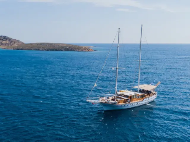 Yacht Hera aerial view