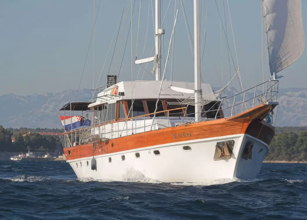 Yacht Vito front view