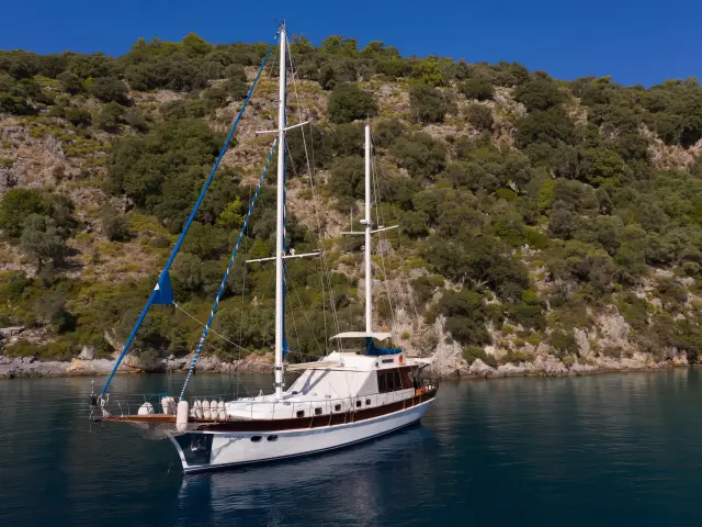 Yacht Serenity 70 on anchor