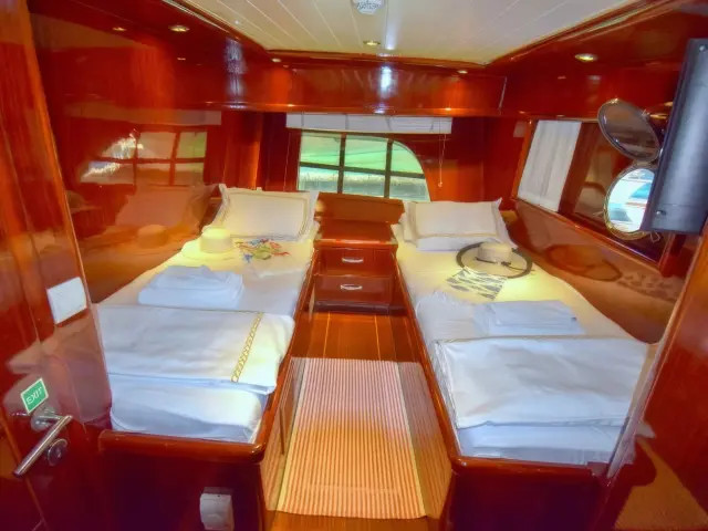 Yacht Perla Del Mar 1 cabin