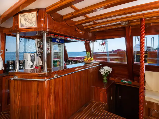 Yacht Croatia saloon