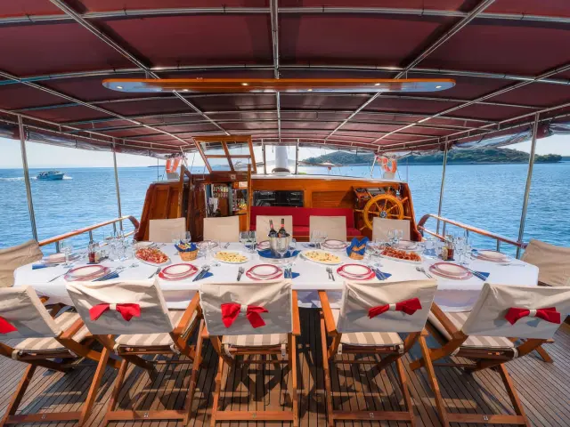 Yacht Croatia dining table