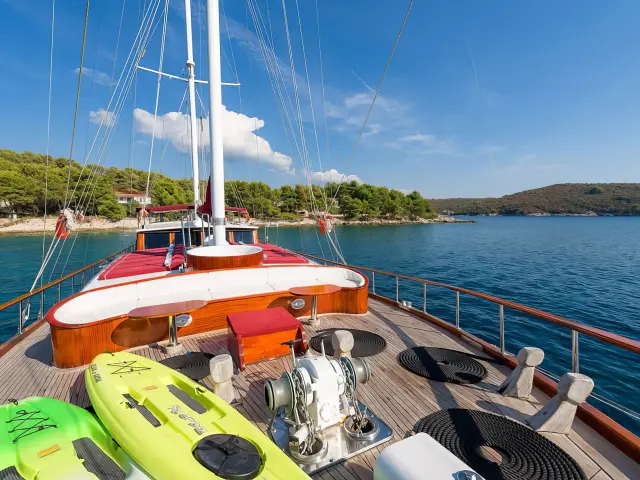 Yacht Croatia deck