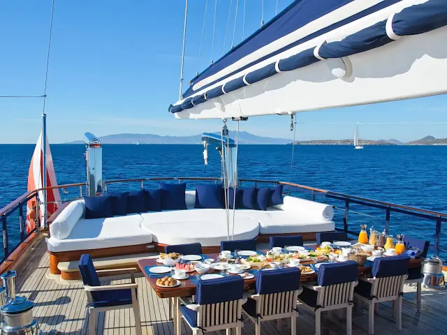 east-med-yachting-clear-eyes_0009