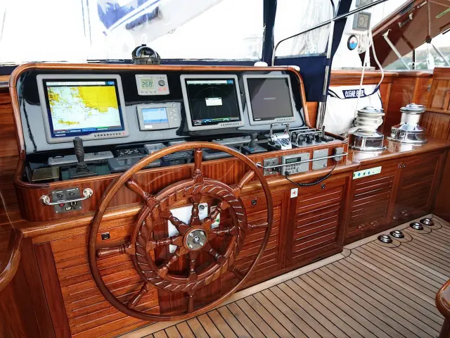 east-med-yachting-clear-eyes_0011