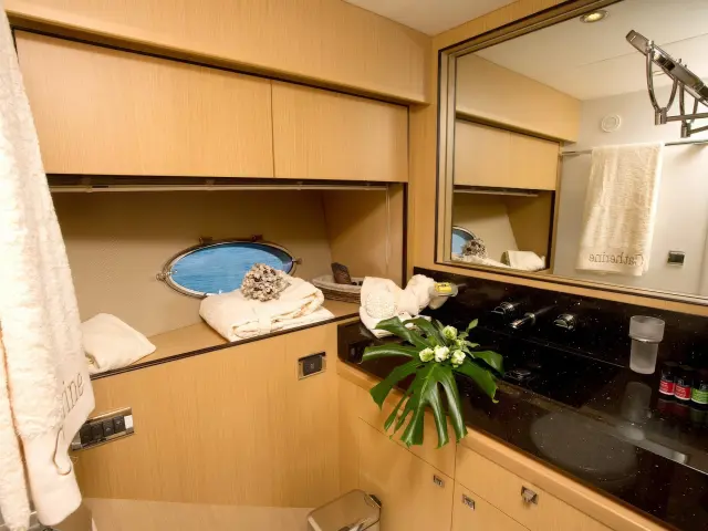 Yacht Catherine cabin bathroom