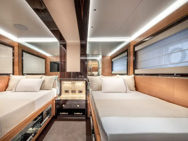 Yacht Sunrise cabin