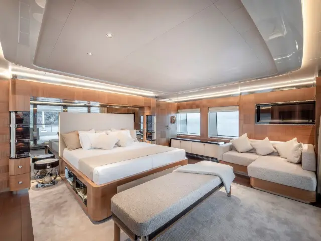 Yacht Sunrise cabin