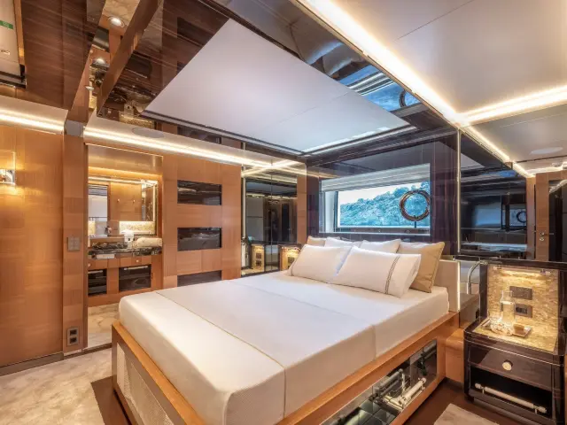 Yacht Sunrise cabin