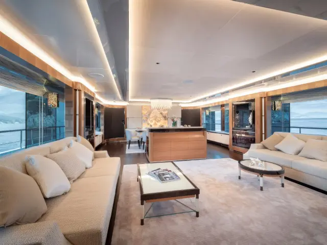 Yacht Sunrise saloon