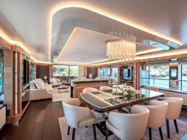 Yacht Sunrise saloon