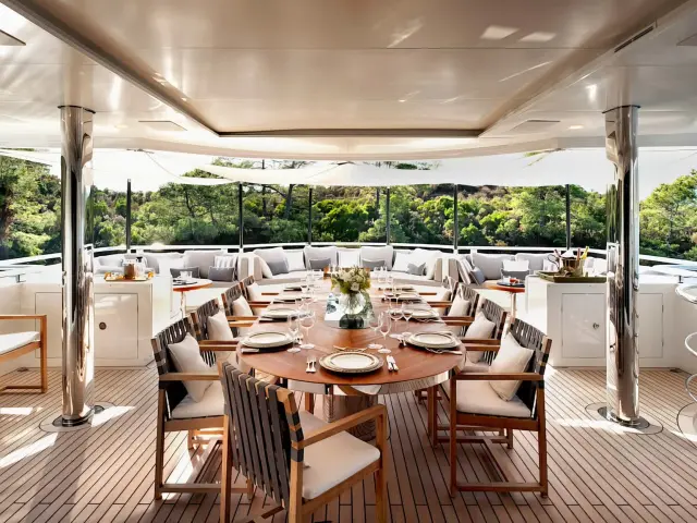 Yacht Orient Star dining table