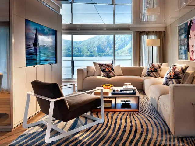 Yacht Orient Star saloon