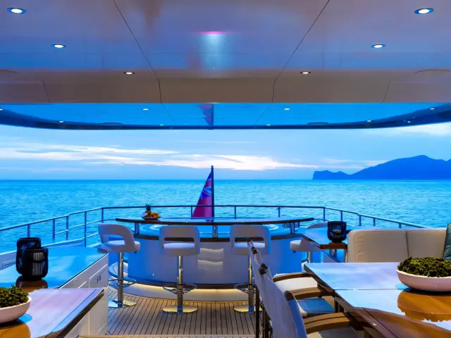 Yacht Calypso I drawbridge