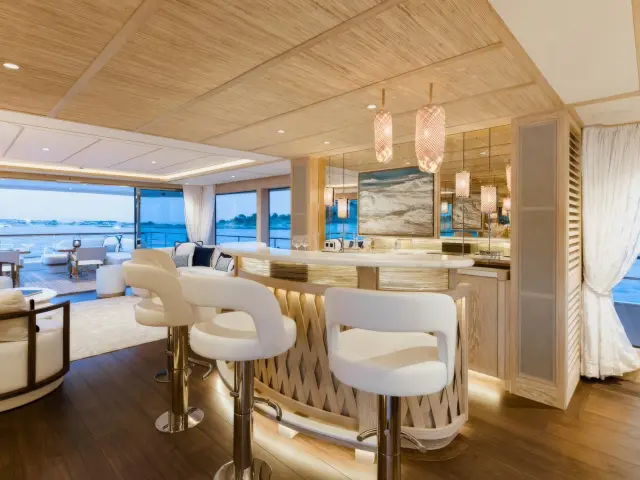 Yacht Calypso I saloon