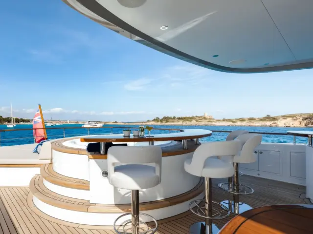 Yacht Calypso I flybridge