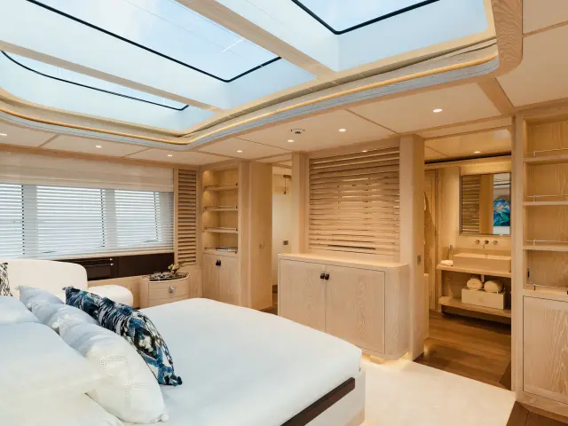 Yacht Calypso I cabin