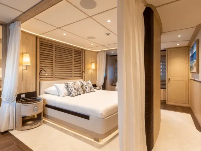 Yacht Calypso I cabin