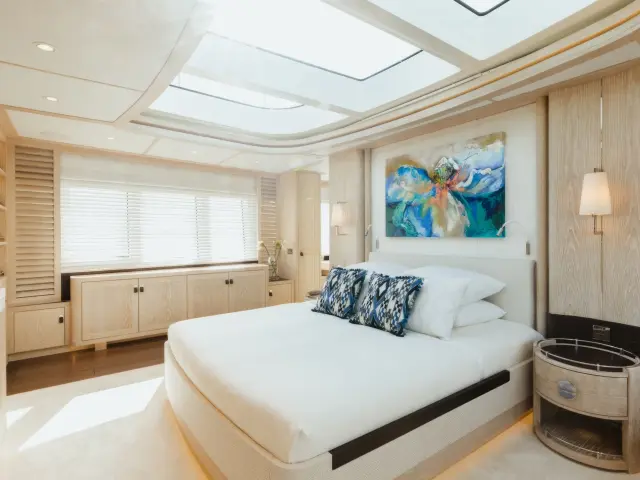 Yacht Calypso I cabin