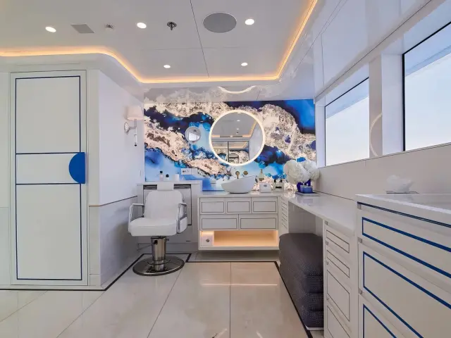 Yacht Coral Ocean photo