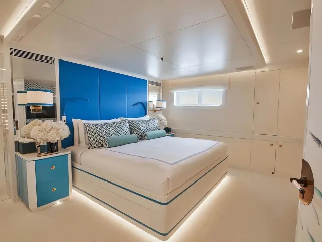 Yacht Coral Ocean cabin