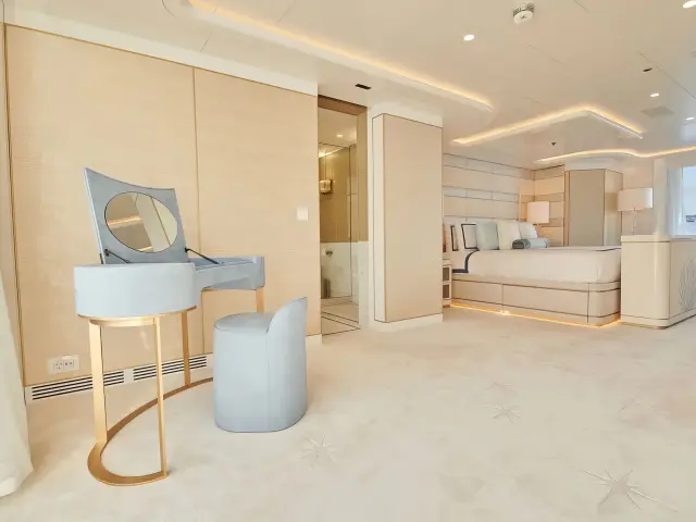 Yacht Coral Ocean cabin