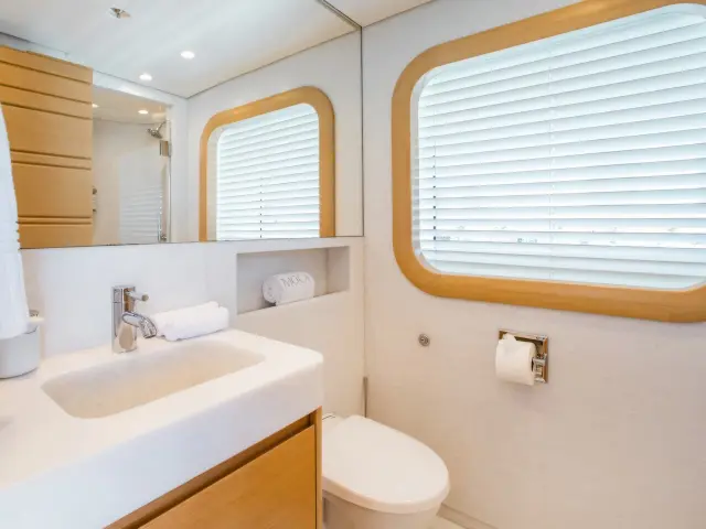 Yacht Moca bathroom